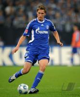 FUSSBALL, 1. BUNDESLIGA, 6. Spieltag, Schalke: HOEWEDES Einzelaktion