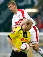 Fussball 1. Bundesliga: Dortmund - Stuttgart, Zweikampf