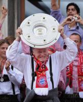 Fussball 1. Bundesliga :  JUBEL Hermann Gerland  (FC Bayern Muenchen)