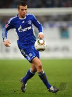 FUSSBALL, 1. BUNDESLIGA, 20. Spieltag: Schalke, SCHMITZ Einzelaktion