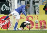 Fussball Uefa-Pokal: Schalke - Palermo, Tor zum 2:0 d. LARSEN