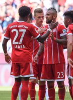 Fussball 1. Bundesliga Saison 16/17: FC Bayern Muenchen - SC Freiburg
