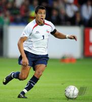 FUSSBALL, INTERNATIONAL, Chile: SANCHEZ Einzelaktion