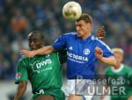 Fussball 1. Bundesliga: Schalke - Bochum, Zweikampf
