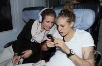 Frauen Fussball Nationalmannschaft: Simone LAUDEHR (GER)/l. und Kim KULIG (GER)