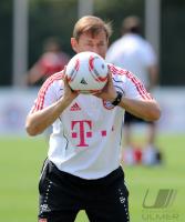 Fussball 1. Bundesliga: Torwarttrainer Frans Hoek (FCB)