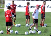 Fussball 1. Bundesliga 11/12: FC Bayern Muenchen Training in Doha