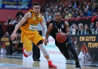 Basketball 1. Bundesliga 16/17 Hauptrunde: Walter Tigers Tuebingen -  Telekom Baskets Bonn