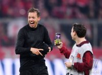 Fussball 1. Bundesliga Saison 21/22: JUBEL FC Bayern Muenchen feiert die 32. Meisterschaft