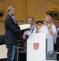 FUSBALL  Meistertrainer Klopp  (BVB Dortmund)  beim Empfang im Heimatort  Glatten