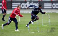 Fussball 1. Bundesliga : Philipp Lahm  mit David Alaba (v. li., FCB)