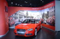 Fussball 1. Bundesliga: Die Erlebniswelt des FC Bayern Muenchen in der Allianz Arena