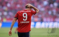 Fussball 1. Bundesliga Saison 17/18: FC Bayern Muenchen -  VfB Stuttgart