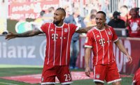 Fussball 1. Bundesliga Saison 16/17: FC Bayern Muenchen - SC Freiburg