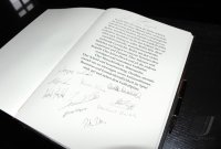 Fussball: DFB Delegation besucht KZ in Auschwitz, 01.06.2012