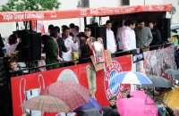 Fussball Champions Party 2013: FC Bayern Muenchen gewinnt das Triple, Bastian Schweinsteiger mit dem CHL Pokal