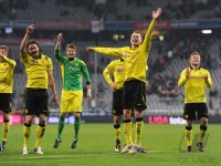 Fussball 1. Bundesliga : JUBEL Neven Subotic, Torwart Mitchell Langerak, Lukasz Piszczek, Jakub  KUBA Blaszczykowski (v.li., Borussia Dortmund)