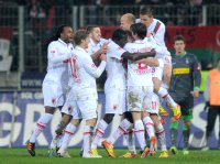 Fussball 1. Bundesliga, Saison 2011/2012:  JUBEL nach dem Tor zum 1:0 durch Jan Ingwer Callsen Bracker (FC Augsburg)