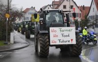 Landwirte demonstrieren in ganz Deutschland, Staffelfahrt durch Rottenburg (Kreis Tuebingen)