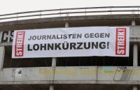 Streik: Journalisten gegen Lohnkuerzungen