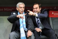 Fussball 2. Bundesliga:  InFussball 2. Bundesliga:  (v. li.) Praesident Dieter Schneider mit Manager Robert Schaefer  (TSV 1860 Muenchen)