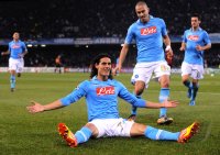 Fussball CHL  Saison 2011/2012: JUBEL Edinson Cavani mit Goekhan Inler (v. li., SSC Neapel)