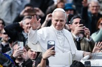 Papst Leo XIV. am Palmsonntag auf dem Petersplatz