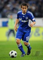 FUSSBALL 1. BUNDESLIGA: Schalke: RAFINHA Einzelaktion
