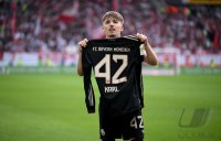 Fussball 1. Bundesliga  Saison  2025/2026  28. Spieltag SC Freiburg - FC Bayern Muenchen