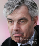 Fussball 1. Bundesliga: Bayern-Dortmund; Enttaeuschung BVB Manager Meier