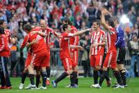 Fussball 1. Bundesliga: Ivica Olic, Philipp Lahm, Arjen Robben, Mark van Bommel, Miroslav Klose, Martin Demichelis (v.li., FCB)