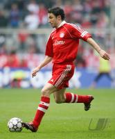 Fussball 1. Bundesliga: Bayern, VAN BOMMEL Einzelaktion