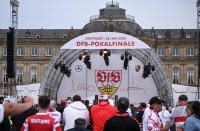 Fussball DFB Pokal Finale 24/25: Arminia Bielefeld - VfB Stuttgart, Public Viewing auf dem Schlossplatz