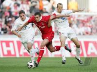 Fussball 1. Bundesliga: Koeln - Bayern, Zweikampf