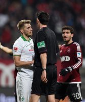 Fussball 1. Bundesliga 13/14:  Fair Play Aaron Hunt (SV Werder Bremen)