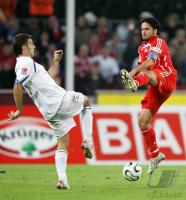 Fussball 2. Bundesliga: 1. FC Koeln - Karlsruher SC