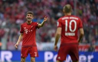 Fussball 1. Bundesliga Saison 15/16: FC Bayern Muenchen - VfB Stuttgart