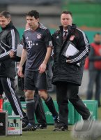Fussball DFB Pokal 10/11 :  Mark van Bommel (FC Bayern Muenchen)