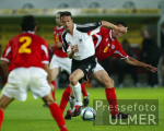 Fussball: Deutschland - Malta, Zweikampf