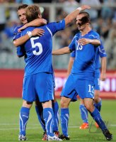 Fussball International EM 2012-Qualifikation: Daniele DE ROSSI, Alberto GILARDINO, Luca ANTONELLI (v.li., Italien)