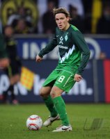 Fussball: 1. Bundesliga Saison 2010/2011: Werder, FRITZ Einzelaktion am Ball