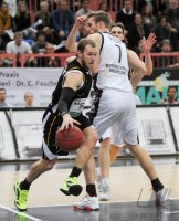 Basketball 1. Bundesliga 2011/2012:  Walter Tigers Tuebingen - New Yorker Phantoms Braunschweig