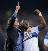 FUSSBALL  International CHL 2009/2010 :  JUBEL  INTER  Trainer Mourinho und Muntari