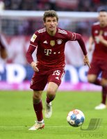 Fussball 1. Bundesliga Saison 21/22: FC Bayern Muenchen -  SC Freiburg