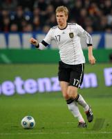 Fussball, International, Freundschaftsspiel: Deutschland, MERTESACKER am Ball