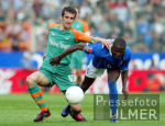 Fussball 1. Bundesliga: Bochum - Bremen, Zweikampf