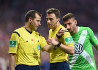 Fussball 1. Bundesliga Saison 14/15: FC Bayern Muenchen - VfL Wolfsburg