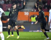 Fussball 1. Bundesliga Saison 21/22: FC Augsburg - FC Bayern Muenchen