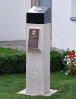 Enthuellung Bischof Sproll Stele in Rottenburg