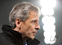 Fussball DFB Pokal 11/12 :  Trainer Lucien Favre (Borussia Moenchengladbach)